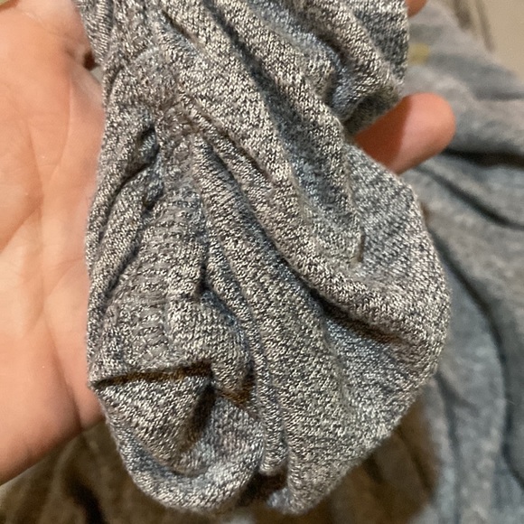 Zella Gray Ruched Back Long Sleeve Hoodie🤍🖤🤍 - Picture 7 of 13